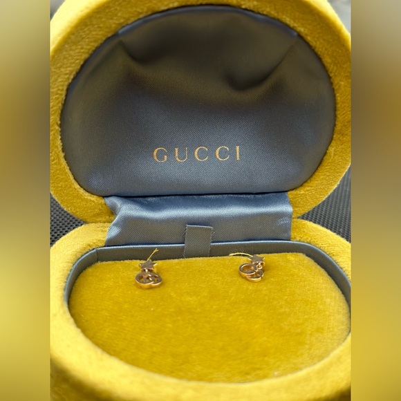 GUCCI GG RUNNING 18K EARRINGS - Picture 3 of 4